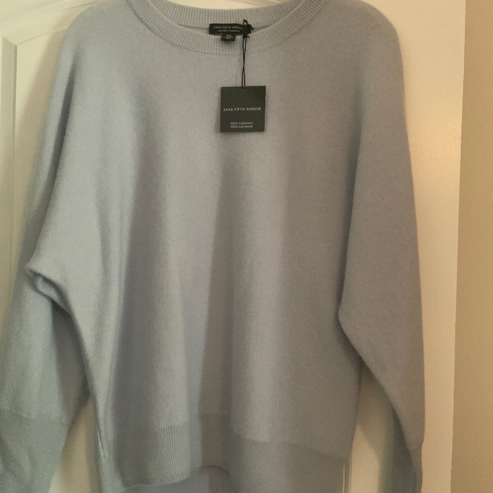 Saks Fifth Avenue Crew Neck Cashmere Sweater, Size M, New With  Tags